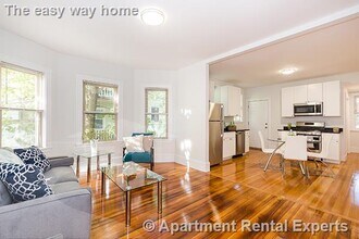 8 Stone Pl in Somerville, MA - Building Photo - Building Photo