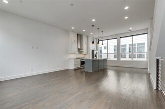 5927 Lindell Ave in Dallas, TX - Building Photo - Building Photo