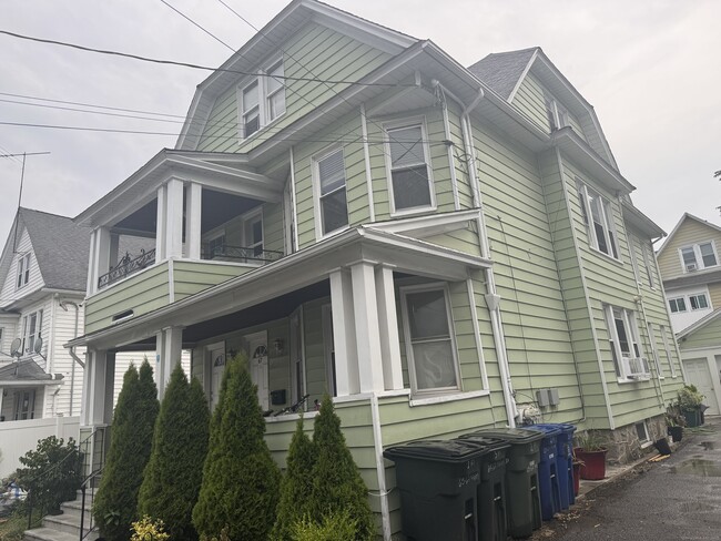 65 Palm St in Bridgeport, CT - Foto de edificio - Building Photo