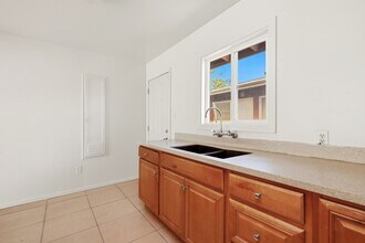 1405 S Broadway, Unit 4 in Santa Ana, CA - Building Photo - Building Photo