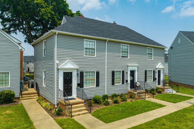 Holly Springs in Richmond, VA - Foto de edificio - Building Photo