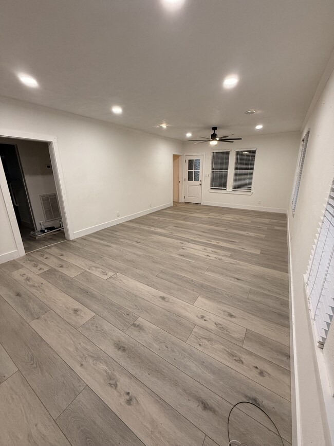 913 Block St in Port Neches, TX - Building Photo - Building Photo