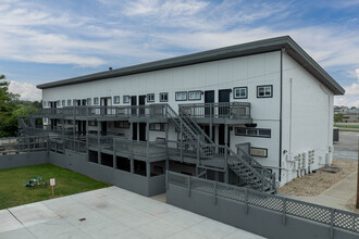 Brookhaven Apartments in Indianapolis, IN - Foto de edificio - Building Photo