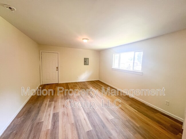 133 W Ridgewood Ave in Red Bank, TN - Building Photo - Building Photo