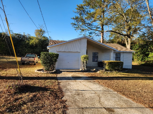 301 Hidden Glen Way in Dothan, AL - Building Photo - Building Photo