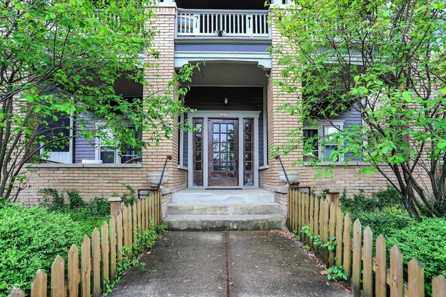 property at 537 E 11th St