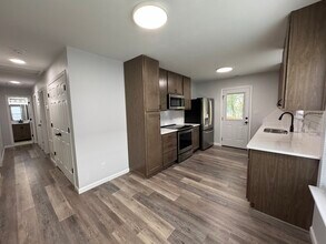 357 Pine Ave in Newport News, VA - Building Photo - Building Photo