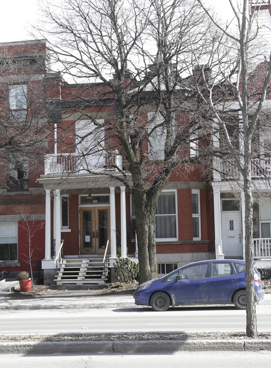 112 Saint-Joseph O in Montréal, QC - Building Photo