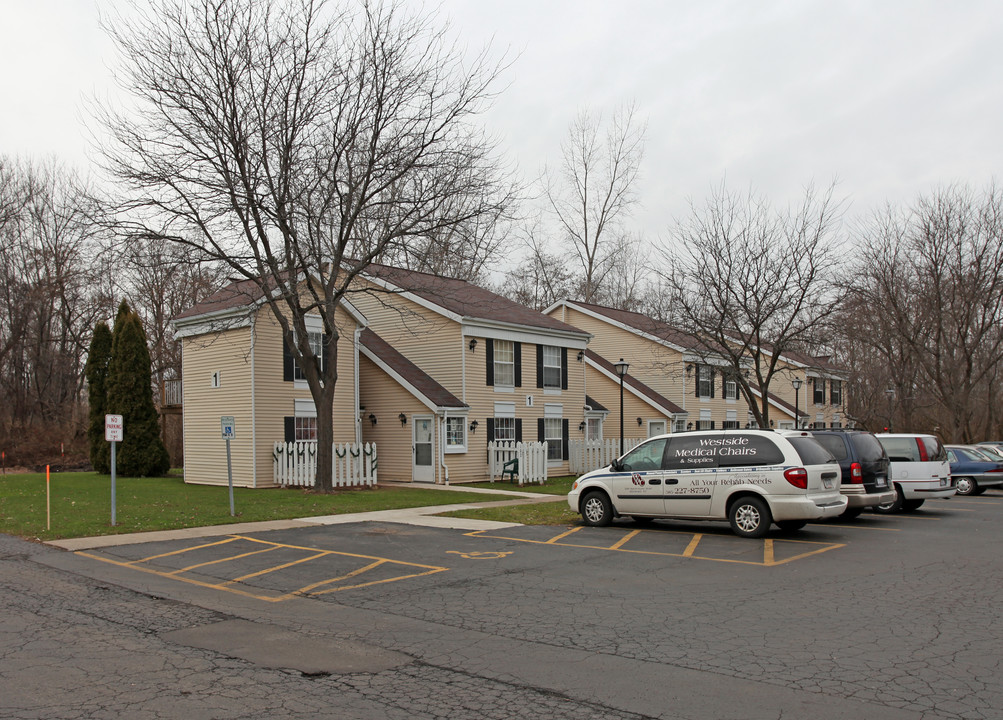 Wellington Woods in Brockport, NY - Building Photo