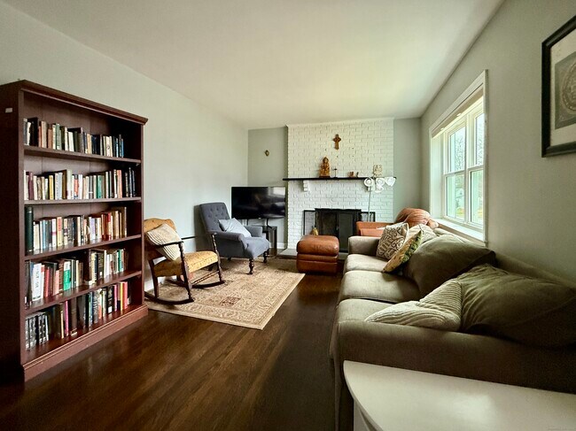 219 Roseville Terrace in Fairfield, CT - Building Photo - Building Photo