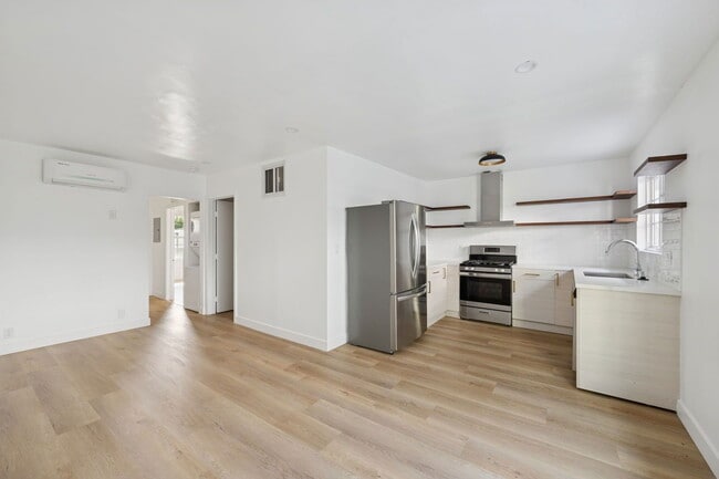 1008 N Stanley Ave in West Hollywood, CA - Building Photo - Building Photo