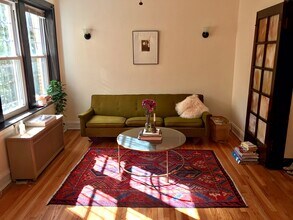 2520 N Sawyer Ave, Unit 3C in Chicago, IL - Building Photo - Building Photo