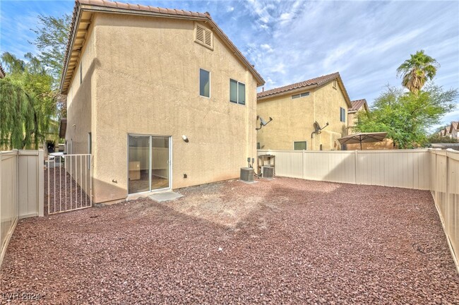 6479 Belgrave Hall Ln in Las Vegas, NV - Building Photo - Building Photo