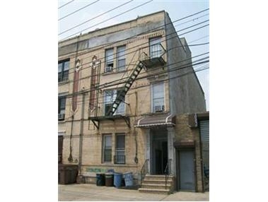 77-79 Beadel St in Brooklyn, NY - Building Photo