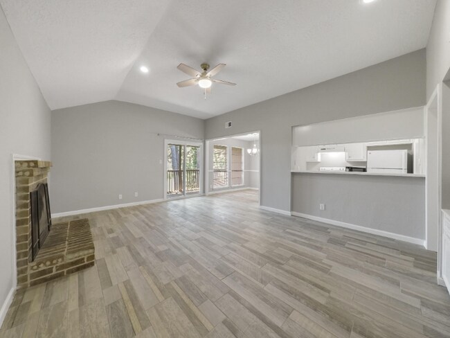 13607 Ravensway Dr-Unit -APT A in Cypress, TX - Building Photo - Building Photo