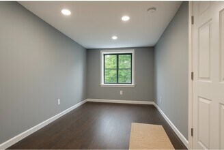 2 Sylvan Ct in New York, NY - Building Photo - Building Photo