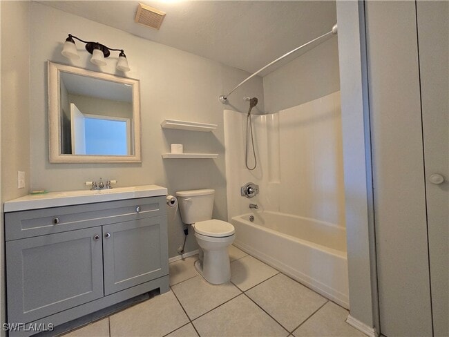 232 Anchorage St in Fort Myers Beach, FL - Foto de edificio - Building Photo
