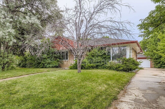 8410 W 3rd Pl in Lakewood, CO - Building Photo - Building Photo