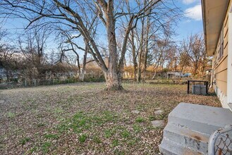 9855 Medford Dr in St. Louis, MO - Building Photo - Building Photo