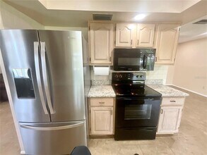 2239 Tulip Tree Ln in Clearwater, FL - Building Photo - Building Photo