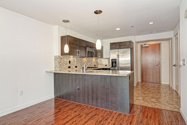800 The Mark Ln, Unit 403 in San Diego, CA - Building Photo - Building Photo