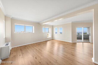 300 Ocean Ave N in Long Branch, NJ - Building Photo - Building Photo