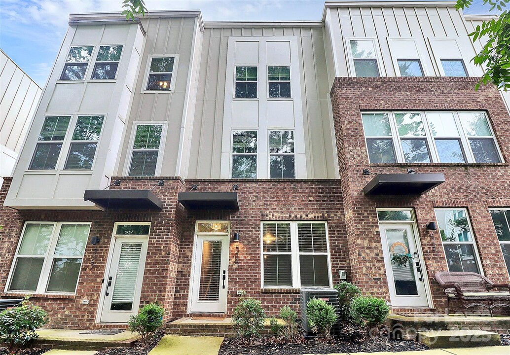 519 Old Mill Rd in Charlotte, NC - Building Photo