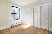 342 W 21st St in New York, NY - Building Photo - Building Photo