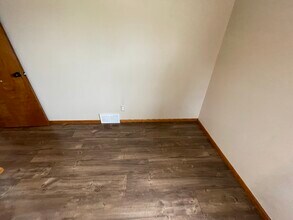 1907 Green Tree Rd, Unit 1907 in West Bend, WI - Foto de edificio - Building Photo