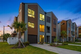 2200 Bay Blvd in Indian Rocks Beach, FL - Building Photo