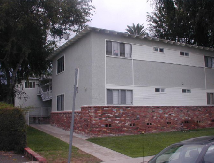 511 W Foothill Blvd in Monrovia, CA - Building Photo - Building Photo