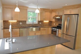 11 Rockland Pl in Newton, MA - Foto de edificio - Building Photo