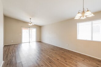 2201 W Frostwood Ln in Tucson, AZ - Building Photo - Building Photo