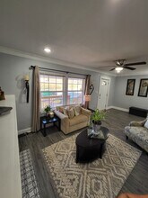 1511 E 49th St in Kansas City, MO - Building Photo - Building Photo