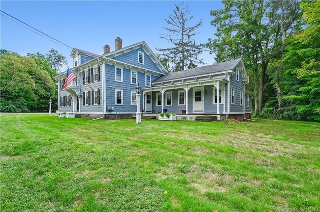 752 Main St in Somers, CT - Building Photo - Building Photo