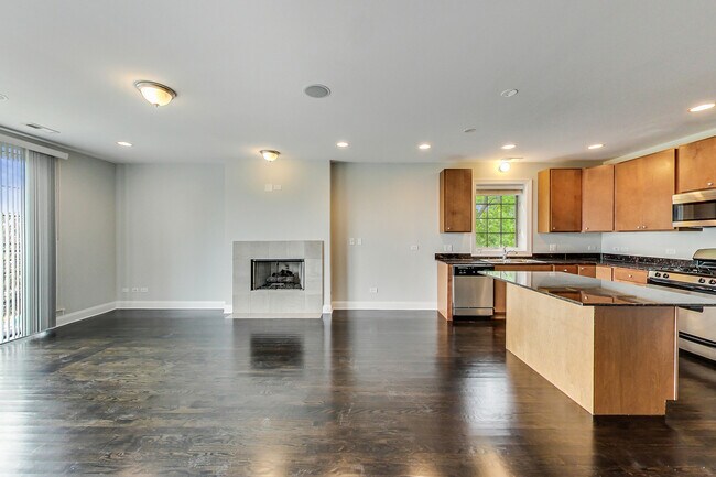 3332 W Palmer St in Chicago, IL - Building Photo - Building Photo