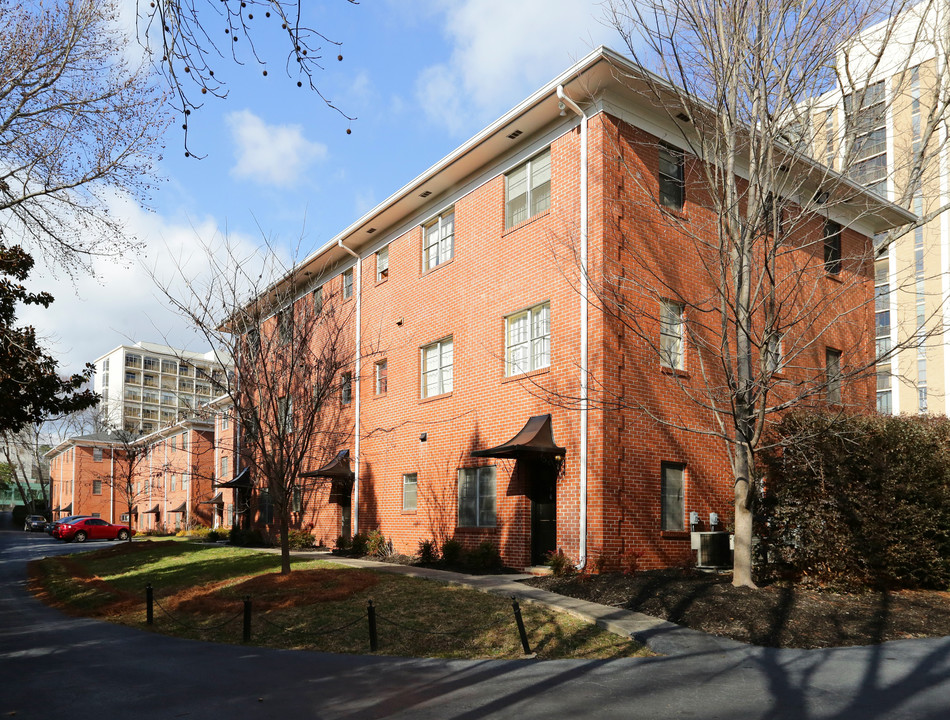 Peachtree Chase in Atlanta, GA - Building Photo