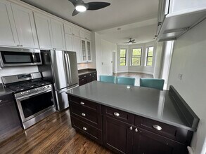 1014 N Hermitage Ave in Chicago, IL - Building Photo - Building Photo