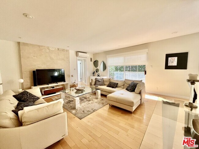 1144 10th St in Santa Monica, CA - Building Photo - Building Photo