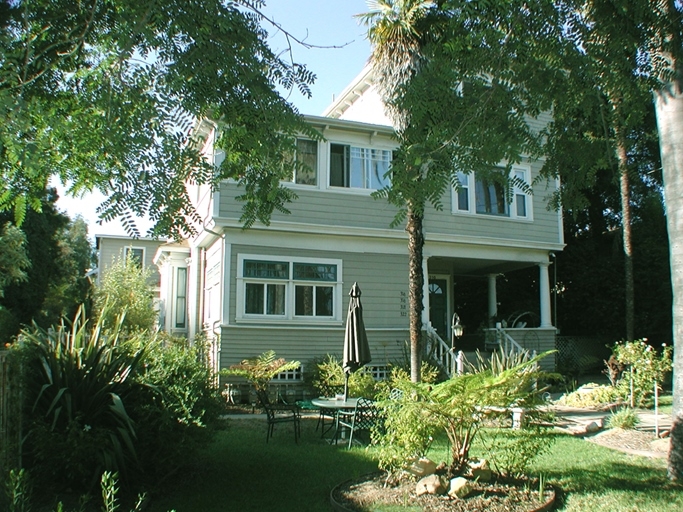 316 W Micheltorena in Santa Barbara, CA - Building Photo