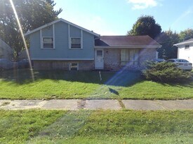 1536 Linden St in East Lansing, MI - Building Photo