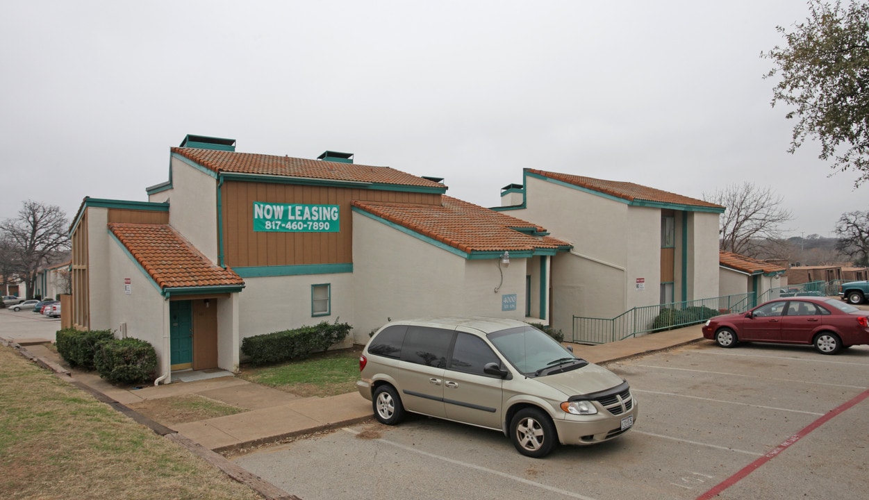 Willows II - Arlington in Arlington, TX - Foto de edificio
