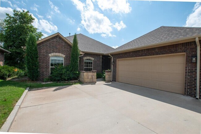 12037 Ashford Dr in Yukon, OK - Building Photo - Building Photo