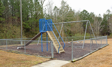 Parkwood Apartments in Pell City, AL - Building Photo - Building Photo