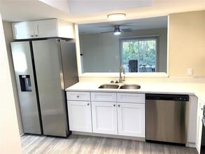 11241 Cedar Hollow Ln in Tampa, FL - Building Photo - Building Photo