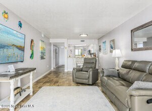 8500 Ridgewood Ave in Cape Canaveral, FL - Foto de edificio - Building Photo
