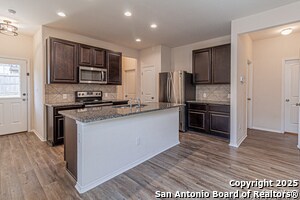 2733 Barkey Spgs in San Antonio, TX - Building Photo