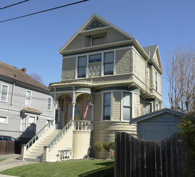 1510 Benton St in Alameda, CA - Foto de edificio - Building Photo