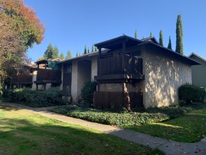 Glenwood Apartments in Chico, CA - Building Photo - Primary Photo