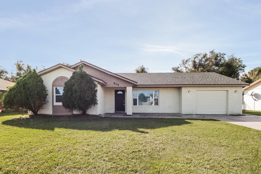 829 W Birchwood Cir in Kissimmee, FL - Building Photo